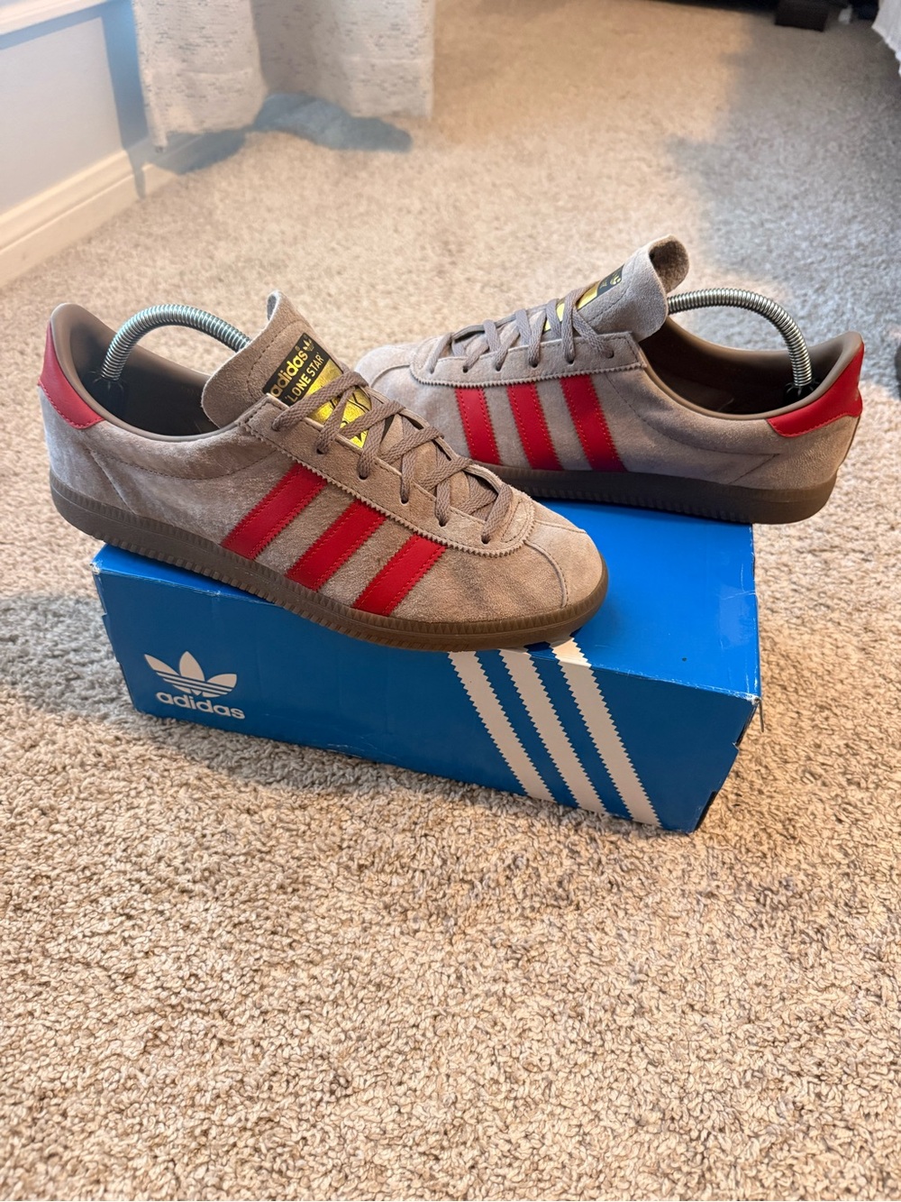 Adidas Lone Star, part of the State Series Suede Sneakers Grey with Red Stripes